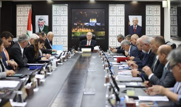 الحكومة تبحث الخطوات الاحترازية اللازمة في حال تفاقم الأوضاع الأمنية بالمنطقة