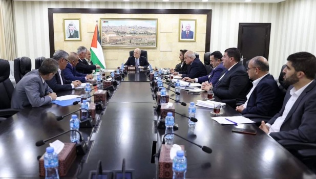 برئاسة مصطفى.. لجنة الطوارئ تبحث التدخل العاجل في جنين ومخيمها وإيواء المواطنين