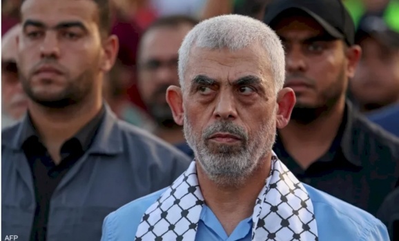 السنوار يوجه رسالة للحوثي بعد قصف تل أبيب