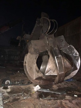 مصرع مواطن جراء سقوط ذراع رافعة عليه في الخليل