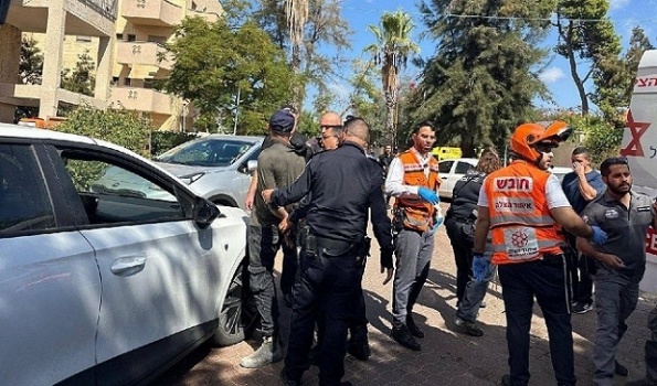 مقتل إسرائيلي متأثرا بجروح أصيب بها في عملية الطعن بالخضيرة امس