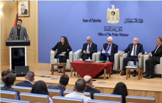 بعد عام من الحرب.. وزراء الحكومة يوضحون تداعيات العدوان على الفلسطينيين