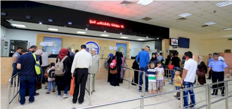 الاحتلال يعيد فتح معبر الكرامة بعد اعتقال شاب "تسلل" من الأردن