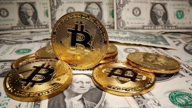 البتكوين يسجّل رقمًا قياسيًّا يفوق 75 ألف دولار مع فوز ترامب