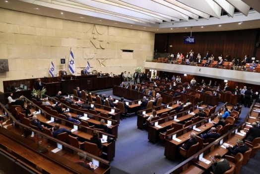الكنيست الإسرائيلي يصادق على قانون يسمح بسجن أطفال فلسطينيين