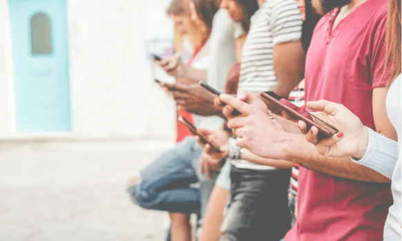 أستراليا تعتزم حظر مواقع التواصل الاجتماعي على المراهقين