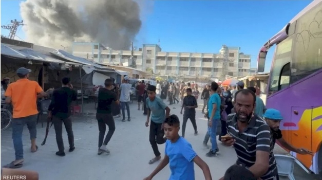 مجزرة جديدة: شهداء وجرحى في قصف الاحتلال مدرسة تؤوي نازحين بمخيم الشاطئ