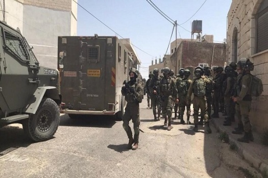 الاحتلال يعتقل 5 من الكادر الطبي في مستشفى طوباس بينهم المدير العام محمد سمارة