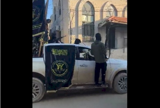 مسلحون في جنين يستولون على مركبتين حكوميتين ويطلقون النار على مقرات أمنية