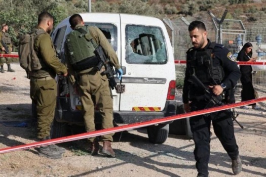 إصابة 3 مستوطنين بالرصاص بعد محاولتهم اقتحام قبر يوسف في نابلس