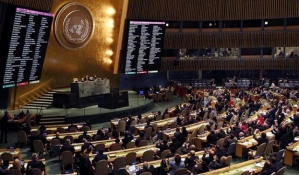 الجمعية العامة تعتمد مشروع قرار يؤكد حق الشعب الفلسطيني في تقرير مصيره بأغلبية ساحقة