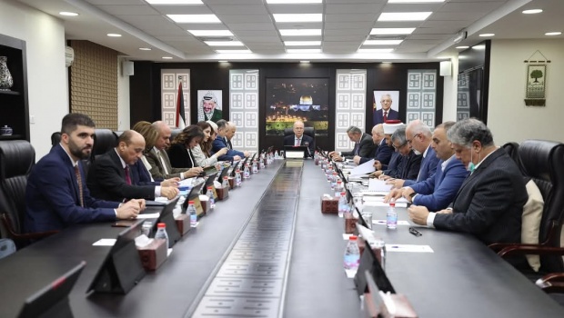 مصطفى يؤكد ضرورة التنسيق بين مختلف المؤسسات في غزة بشأن المساعدات