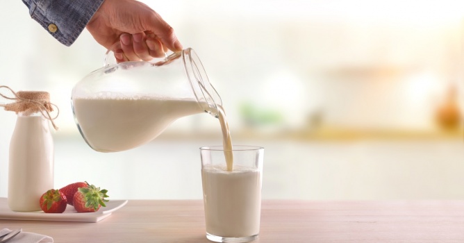 اشرب الحليب لتحمي نفسك من سرطان القولون والمستقيم