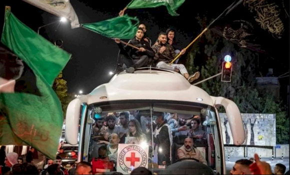 القوى الوطنية والإسلامية في رام الله والبيرة تدعو لاستقبال الأسرى غدًا
