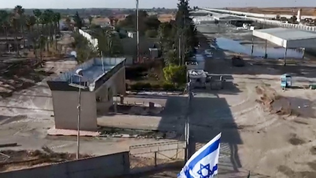 إسرائيل تنفي تراجعها عن معارضتها لوجود السلطة الفلسطينية في غزة وتكشف تفاصيل جديدة حول معبر رفح