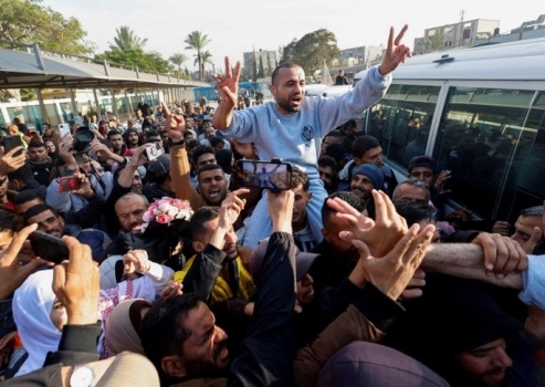 الليلة..سيتم الافراج عن الأسرى الفلسطينيين وتسليم جثث اسرى الاحتلال