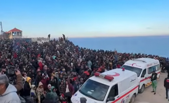غزة: اصابات في صفوف النازحين الذين ينتظرون العودة للشمال