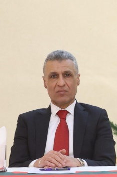 الرئيس يصدر مرسوما بتعيين أيمن قنديل رئيسا لهيئة الشؤون المدنية