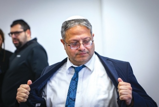 بن غفير يكشف عن سلسة من الإجراءات العقابية بحق الاسرى "لا يوجد حمامات ولا طعام"
