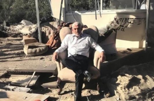 احداها بعد هذه الصورة .. "الشاباك" طرح مخطط "اغتيال السنوار" أكثر من 6 مرات