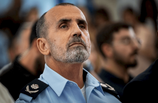 300 ضابط شرطة يطالبون المفوض بإعلان التزام شرطة إسرائيل بالقانون وأحكام المحكمة