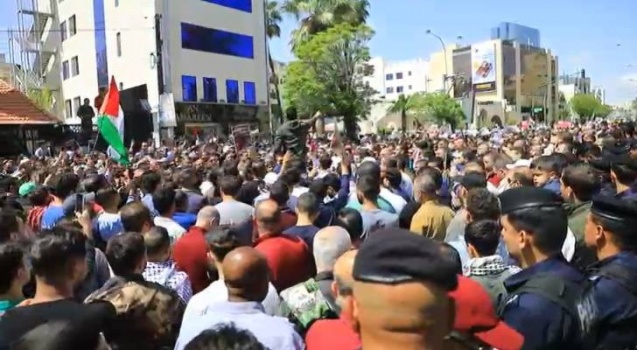 مسيرة في عمّان تحت عنوان "كفى قتلاً" دعما لأهالي قطاع غزة