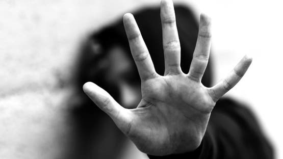فرض حظر نشر على قضية اعتداء جنسي رفعتها ابنة وزيرة إسرائيلية ضد والديها