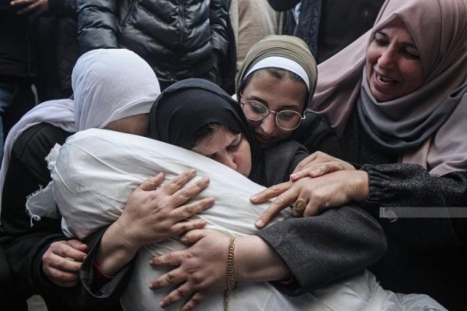 شهداء وجرحى جراء مواصلة الاحتلال قصف خيام النازحين في مناطق مختلفة من القطاع