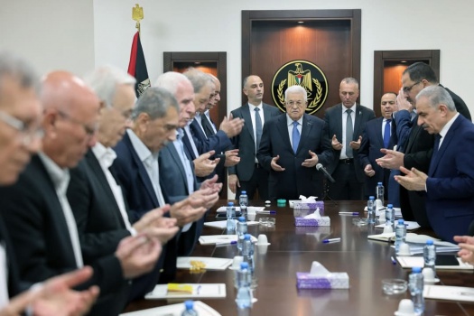 رئيس عباس يضع اللجنة المركزية في صورة التحركات السياسية بشأن غزة والضفة