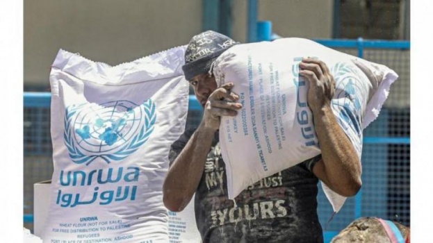 "الأونروا" تعلن نفاد إمداداتها من الطحين في غزة