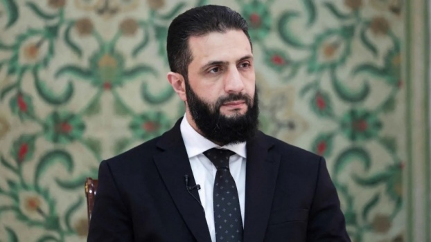 "المونيتور": إسرائيل تستطيع الوصول إلى الشرع في "عقر داره"