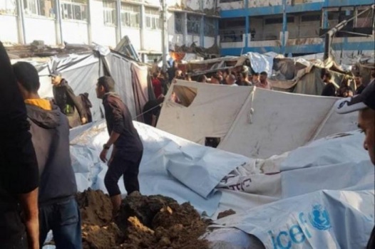 مجزرة جديدة في غزة.. عشرات الشهداء والجرحى في قصف مدرسة تؤوي نازحين شرق البريج