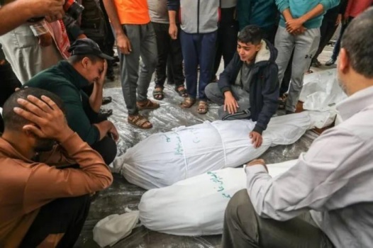 43 شهيدا أغلبهم من النساء والأطفال بمجازر في خانيونس وغزة