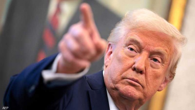 ترامب يحظر دخول مواطني 12 دولة إلى أمريكا من بينها دول عربية