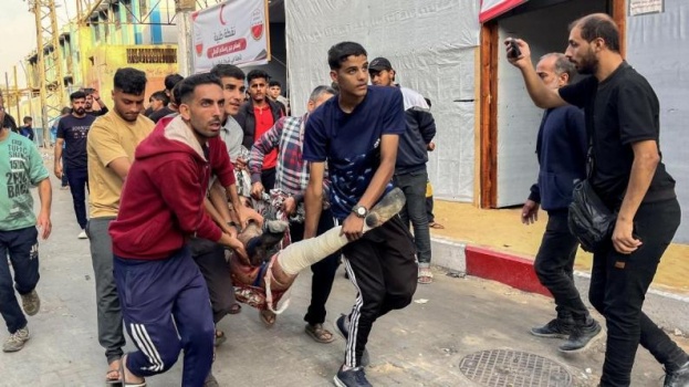 مجازر تحصد أرواح العشرات بغزة بينهم مسعفون ومنتظرون للمساعدات