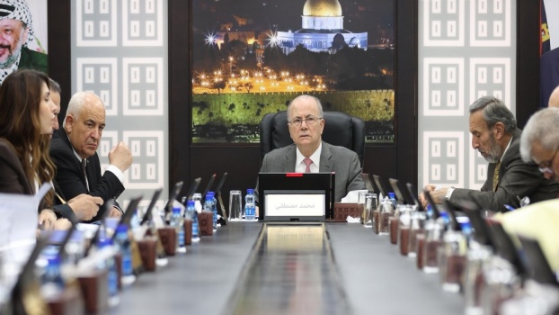 الحكومة الفلسطينية تطالب الدول العربية بتقديم دعم مالي لها