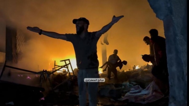 في ليلة دامية.. الاحتلال يواصل مجازره في مناطق متفرقة من القطاع مخلفاً عشرات الشهداء والاصابات