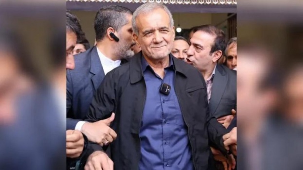 الرئيس الإيراني: "إسرائيل" حاولت قتلي وفشلت ولا يوجد "أي مشكلة" في استئناف المفاوضات مع واشنطن