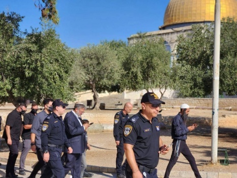 بن غفير يقود مئات المستوطنين لاقتحام الأقصى