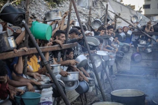 الاحتلال يهاجم مدينة غزة واستشهاد 110 أطفال مجوّعين