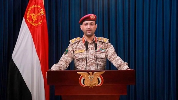 الحوثيون يعلنون استهداف اسرائيل بصاروخ انشطاري متعدد الرؤوس ومسيّرتين