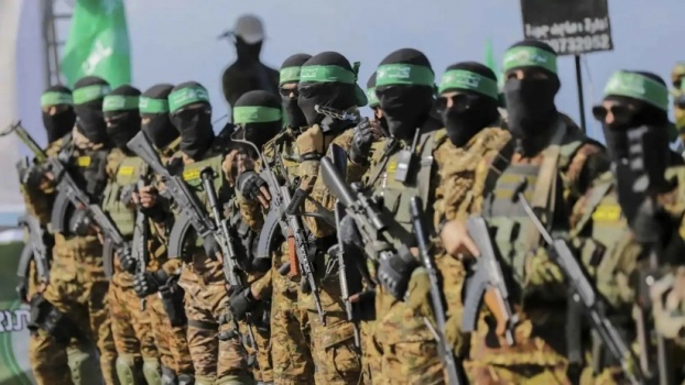 أنباء عن "اختراق" بملف السلاح.. هل تتنازل حماس عن "الخط الأحمر"؟