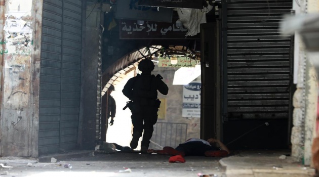 تحقيق يكشف جُنود اسرائيليون يُعدمون فلسطينيين بنابلس