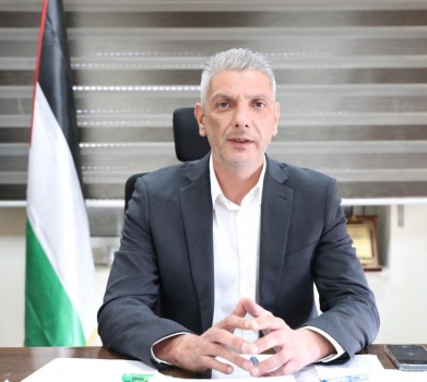 وزير الأسرى يفتح النار على مؤسسة "تمكين": "كفى لعنجهيتكم وقد بلغتم مستوى غير مسبوق من الوقاحة"