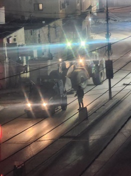 الاحتلال يقتحم قباطية جنوب جنين ويعتقل والد منفذ عملية بيسان ويأخذ قياسات منزله تمهيداً لهدمه