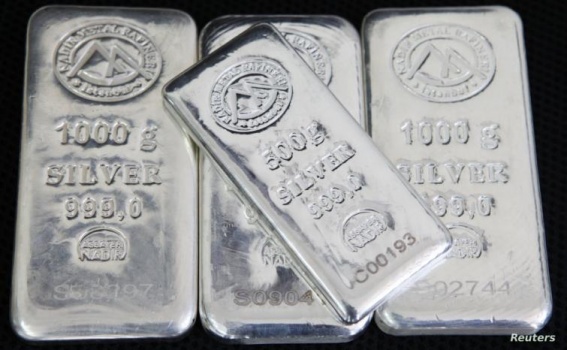 سعر الفضة في المعاملات الفورية يتجاوز 80 دولارا لأول مرة