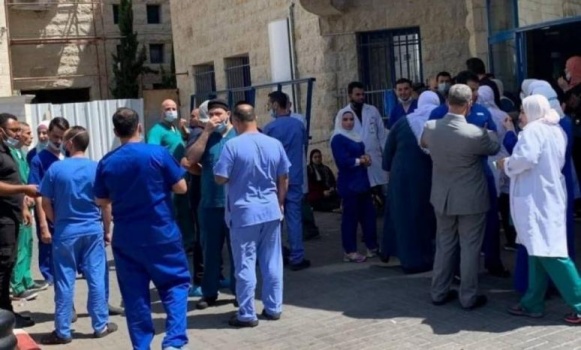 اتحاد نقابات المهن الصحية يحذر من المساس برواتب وحقوق العاملين في ظل الأزمة المالية