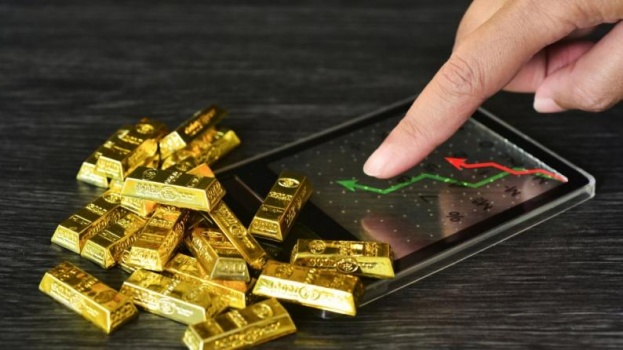 الذهب يحلّق فوق 5200 دولار للأوقية
