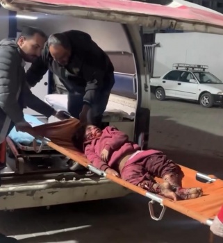 محدث.. ليلة دامية: 12 شهيدا بينهم أطفال جراء قصف الاحتلال على غزة وخانيونس