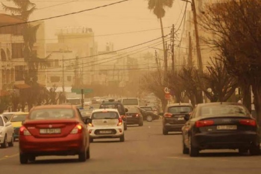 أجواء غائمة ومغبرة وتوقعات بمنخفض جوي الاحد المقبل
